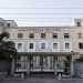 Il desolante ex ospedale militare Bonomo di Bari, gigante del quartiere Carrassi chiuso dal 2008. Varchiamo l'ingresso monumentale, ben visibile al civico 243 di corso Alcide De Gasperi 